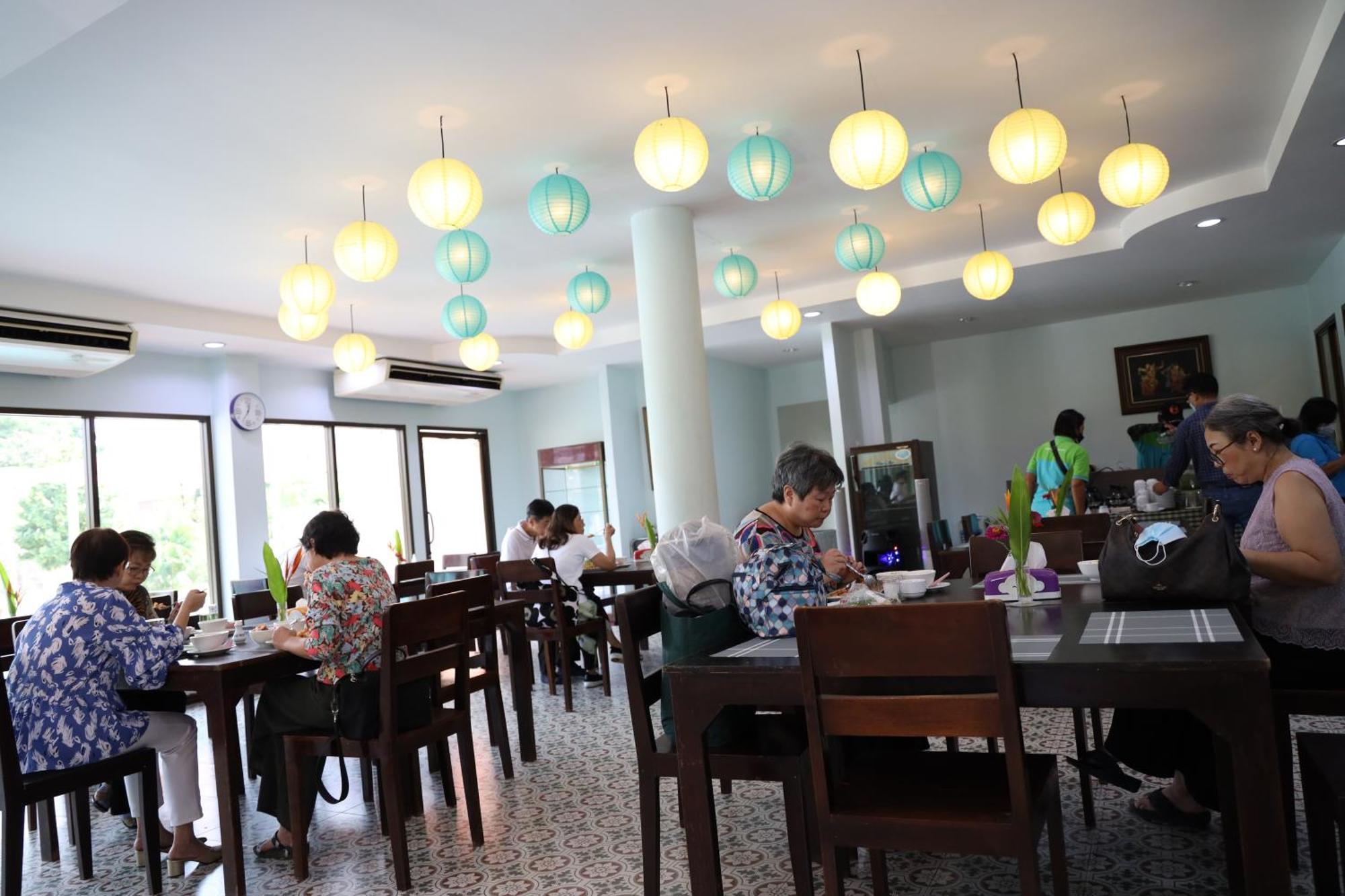 Menam Resort Nakhon Pathom Exterior foto