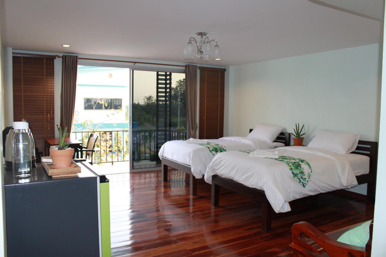 Menam Resort Nakhon Pathom Exterior foto